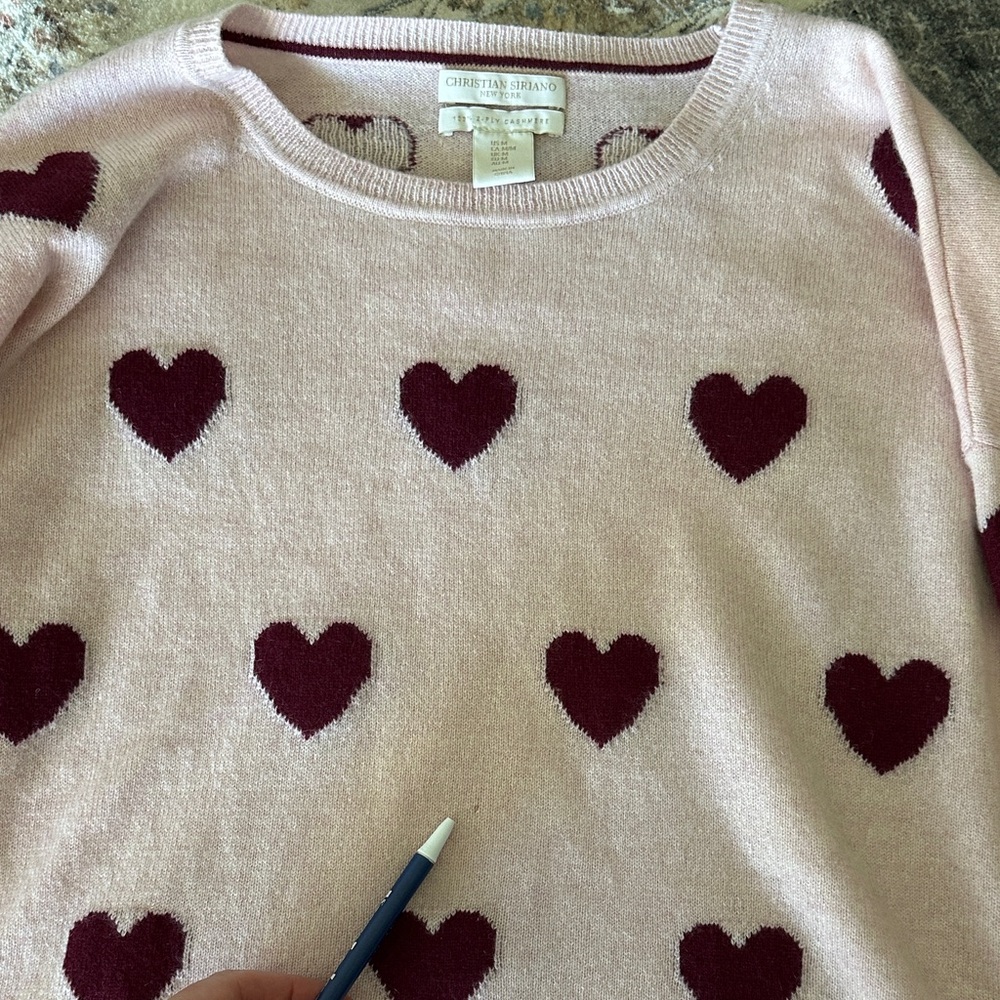 Christian Siriano Cashmere Pink Crewneck Sweater with Burgundy Heart Motif - Picture 7 of 7